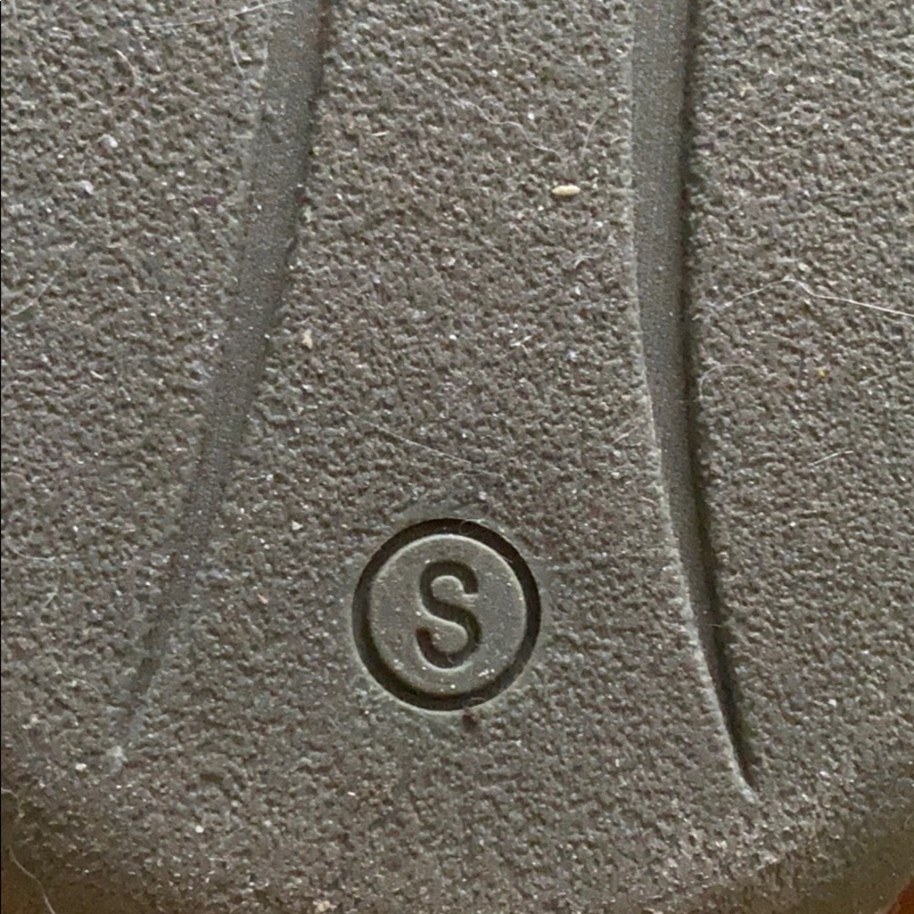 Slippers - Picture 3 of 3